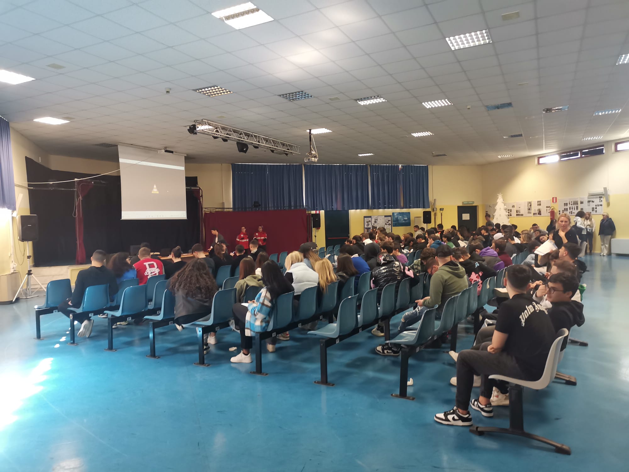 Scopri di più sull'articolo Open day informazione, formazione per arruolamento volontari Accademia AIOS Protezione Civile I. I. S. S. CALAMANDREI BARI.